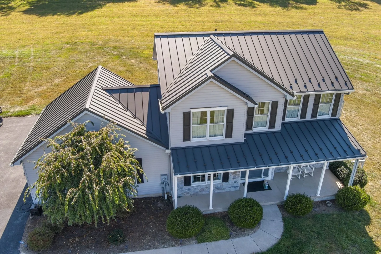 Standing seam metal roof on a home in Mountain Home area, Arkansas